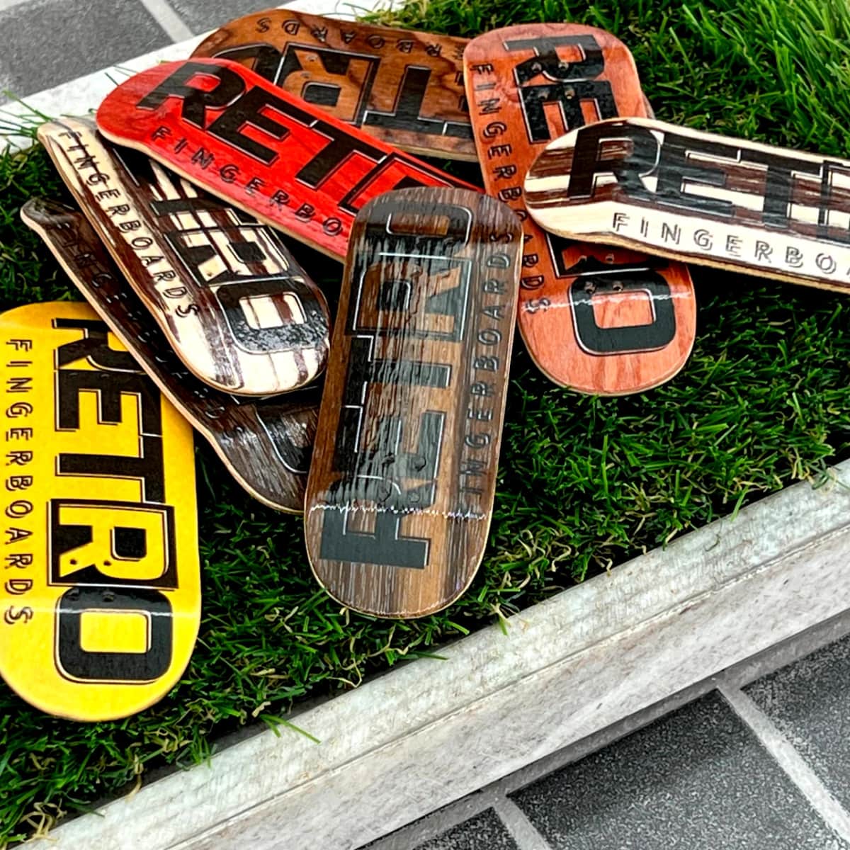 Foto de RetroFB – Logo Series [Real-Wear]