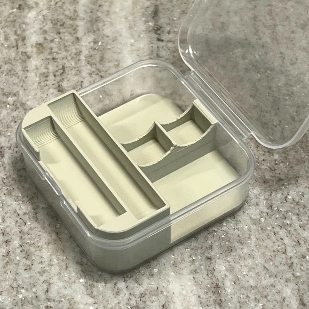 Imagen 3 de Caja Organizadora para Ejes y Accesorios de Fingerboard