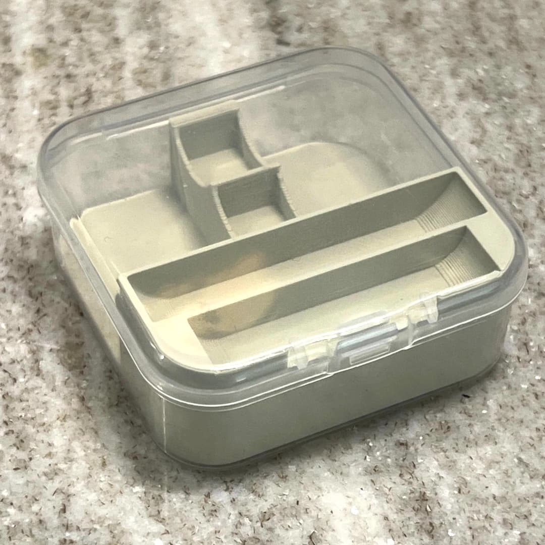 Imagen 1 de Caja Organizadora para Ejes y Accesorios de Fingerboard
